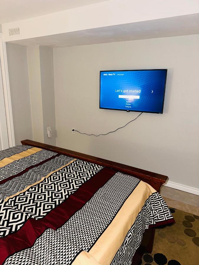Deluxe Double Room- Hazel Stays ミシサガ エクステリア 写真