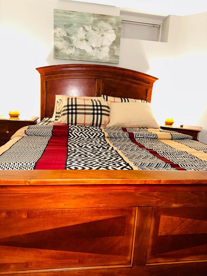 Deluxe Double Room- Hazel Stays ミシサガ エクステリア 写真